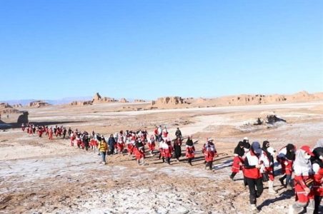 مفقودی ۱۵ گردشگر در کویر طبس/جست و جوی تیم امداد و نجات